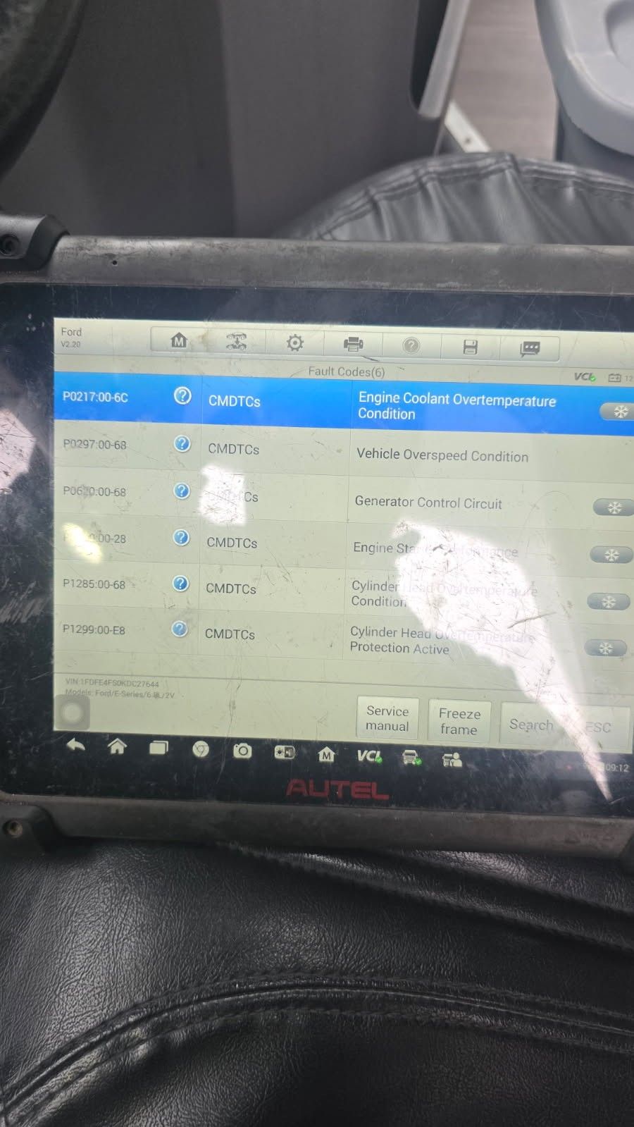 Diagnostic scan tool reading truck engine and aftertreatment data