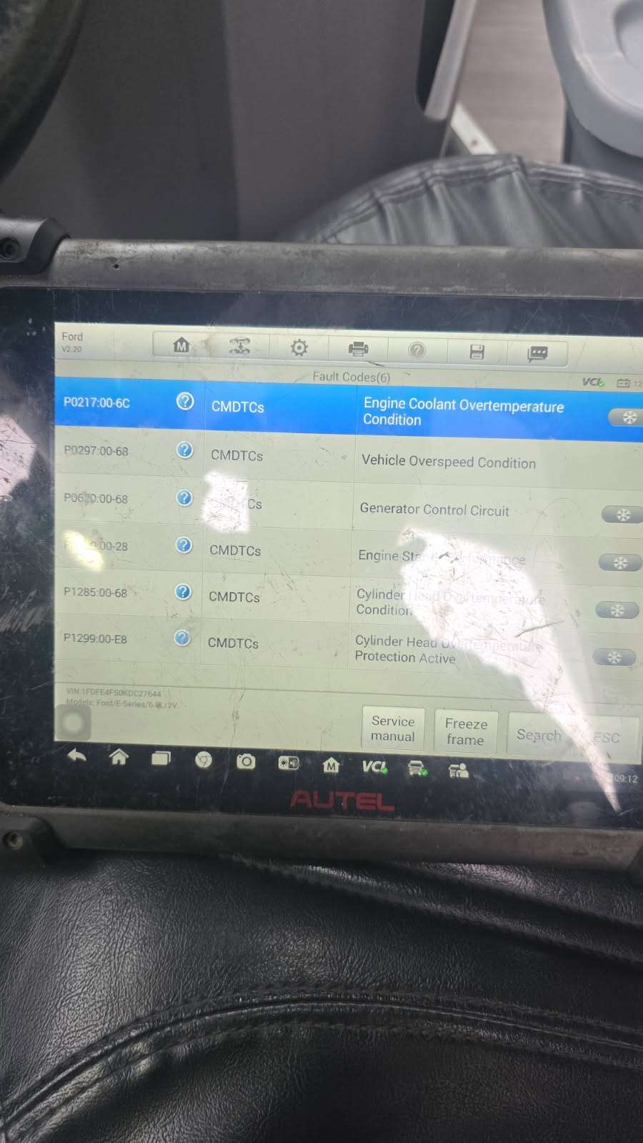 Diagnostic scan tool reading truck engine and aftertreatment data
